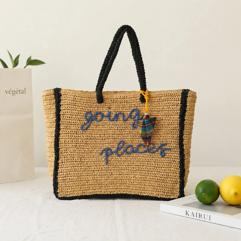 Geräumige Stroh-Tragetasche mit Print Skanto