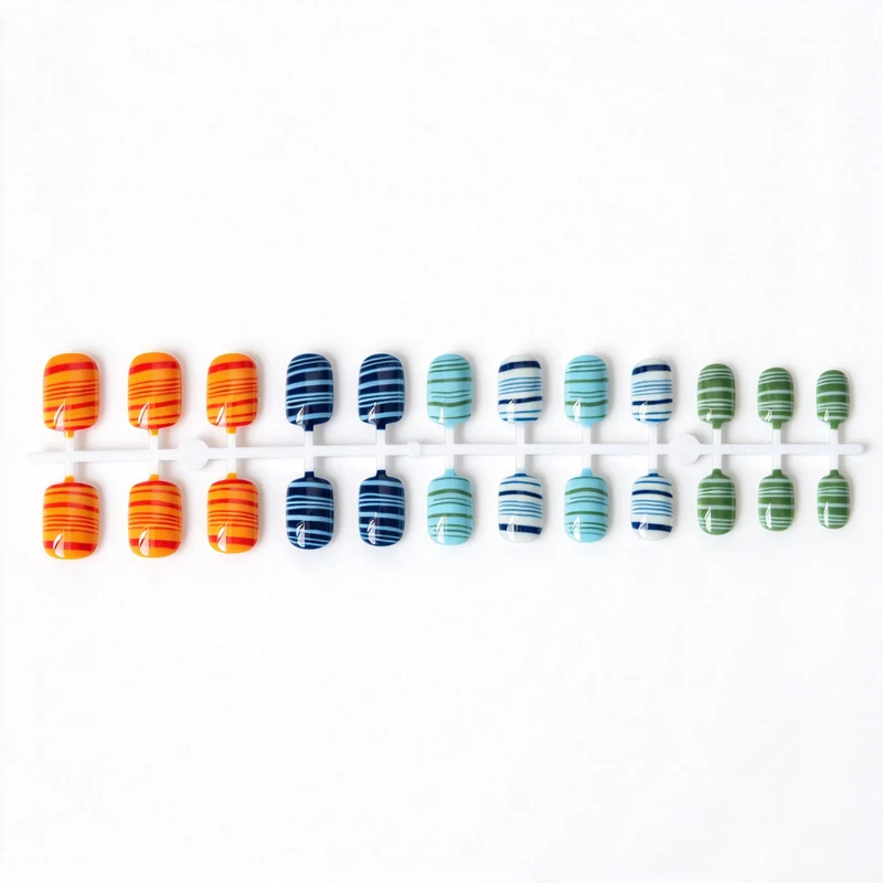 Gestreiftes Nagelkunstdesign