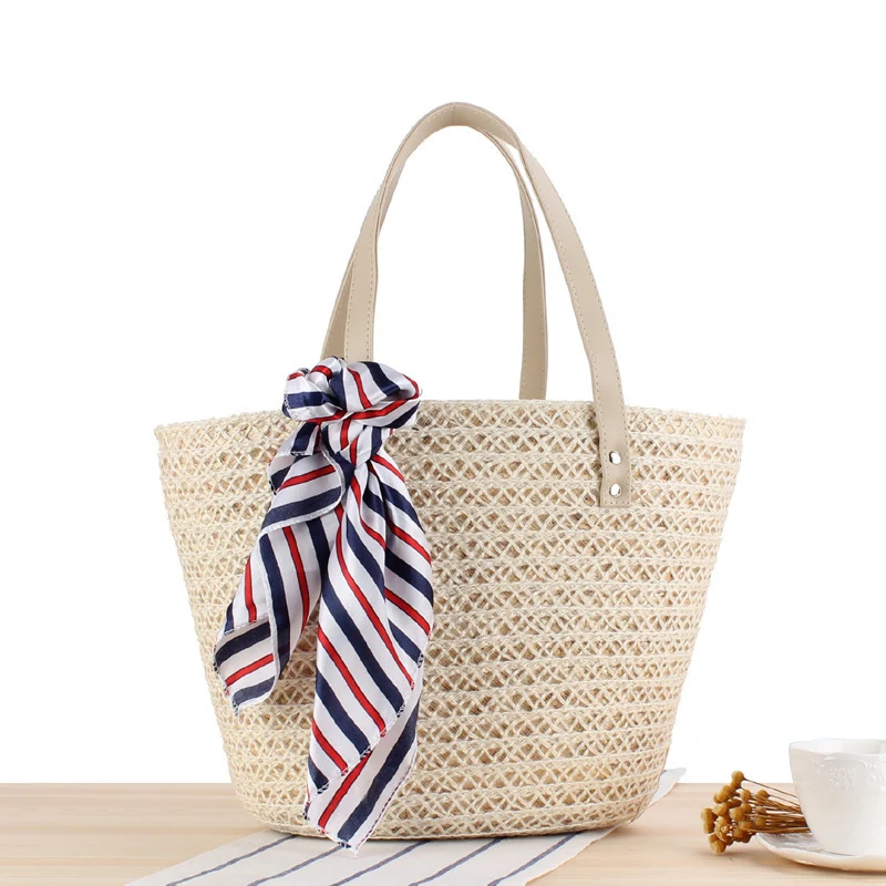 Strohtasche mit modernem Knotenverschluss Skanto