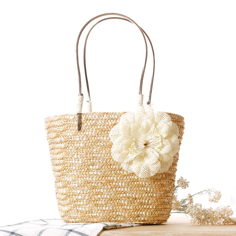 Strandtasche mit dekorativem Blumendetail Skanto