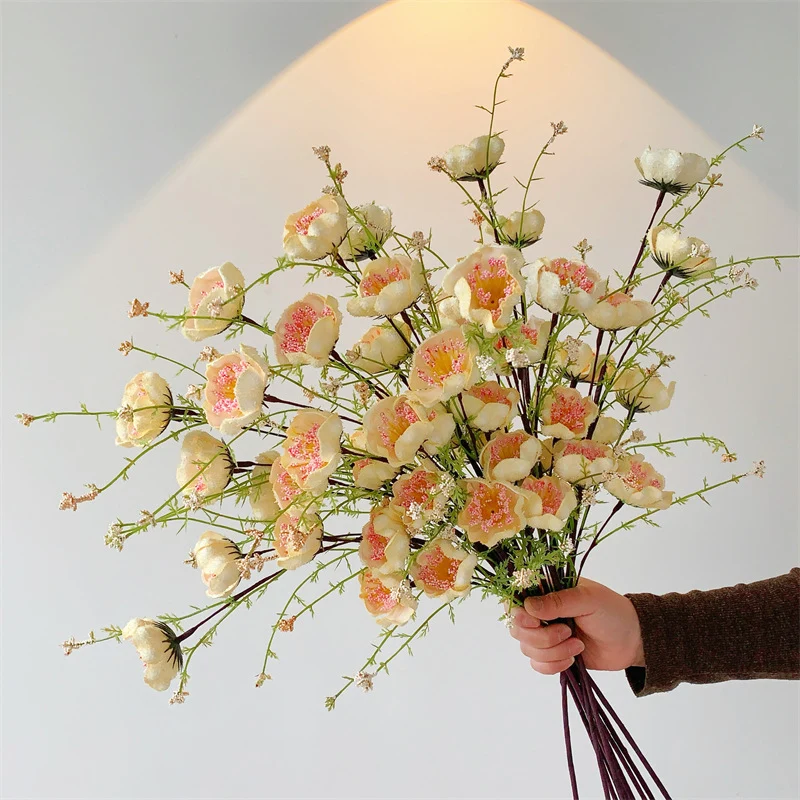 Dekorativer Blumenstrauß