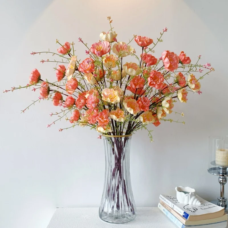 Dekorativer Blumenstrauß