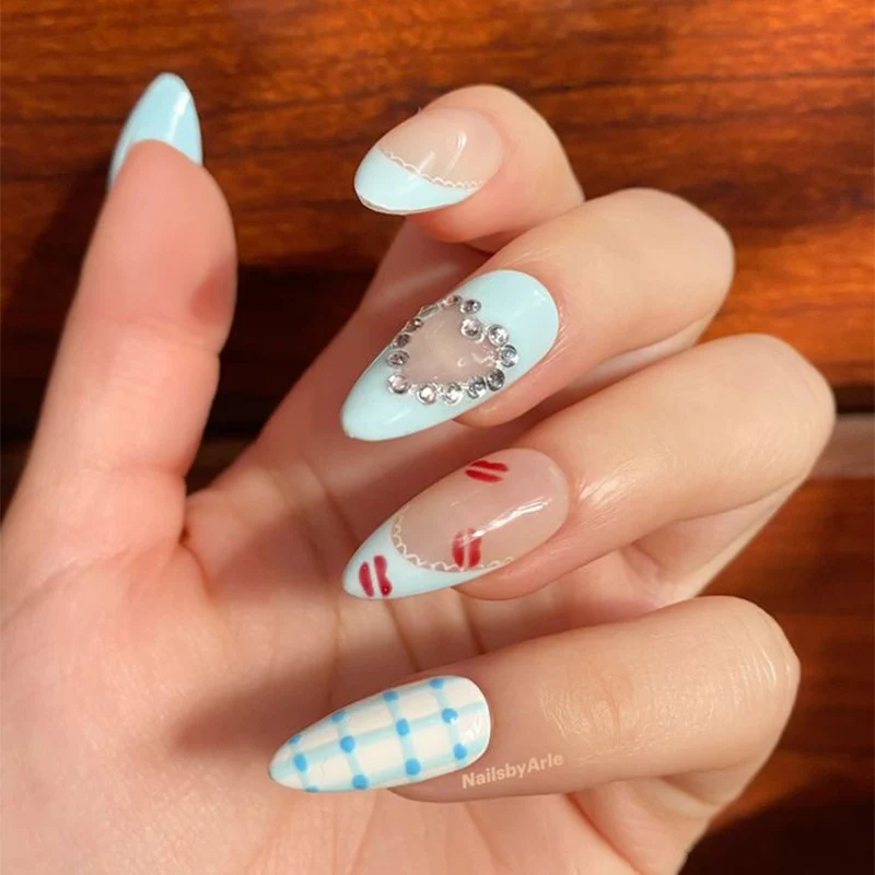 Dekoratives Stiletto Nagelkunst Set