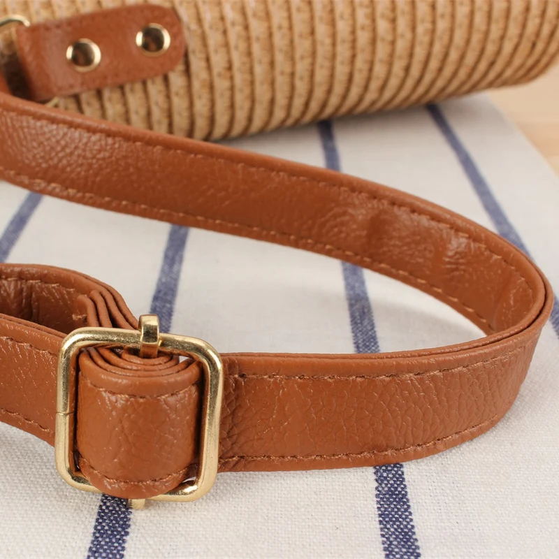 Crossbody-Tasche aus handgewebtem Naturmaterial mit elegantem Ringverschluss Skanto