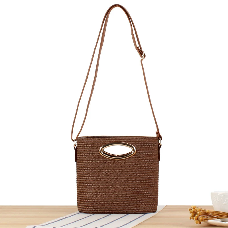 Crossbody-Tasche aus handgewebtem Naturmaterial mit elegantem Ringverschluss Skanto
