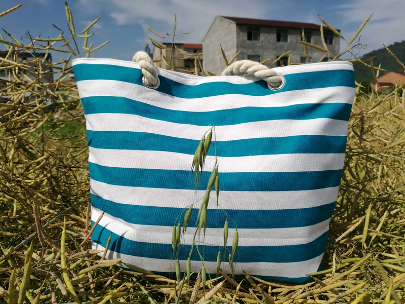 Robuste Strandtasche mit stabilen Seilgriffen Skanto