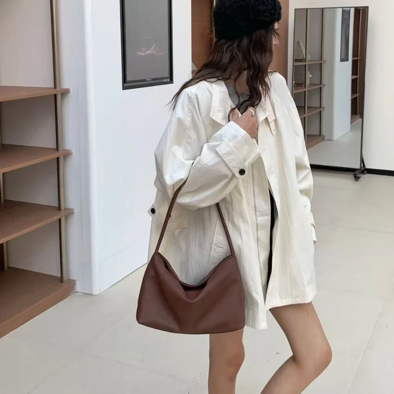 Minimalistische Leder Hobo Tasche