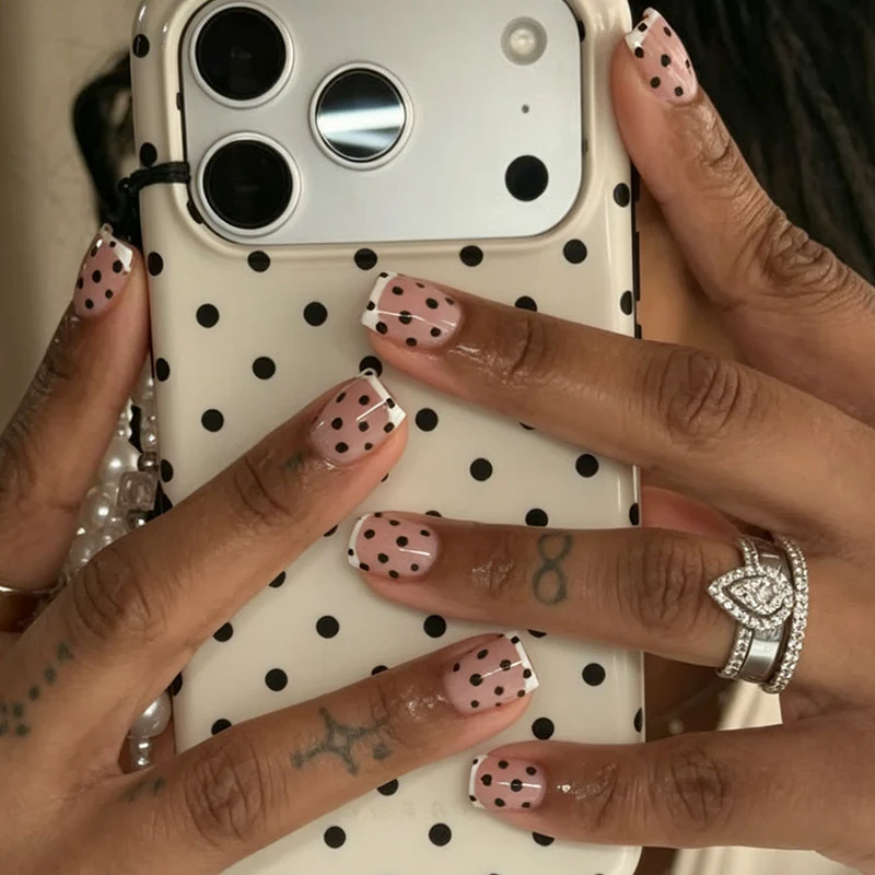 Trendy Polka Dot Press-On Nagelset Brehn
