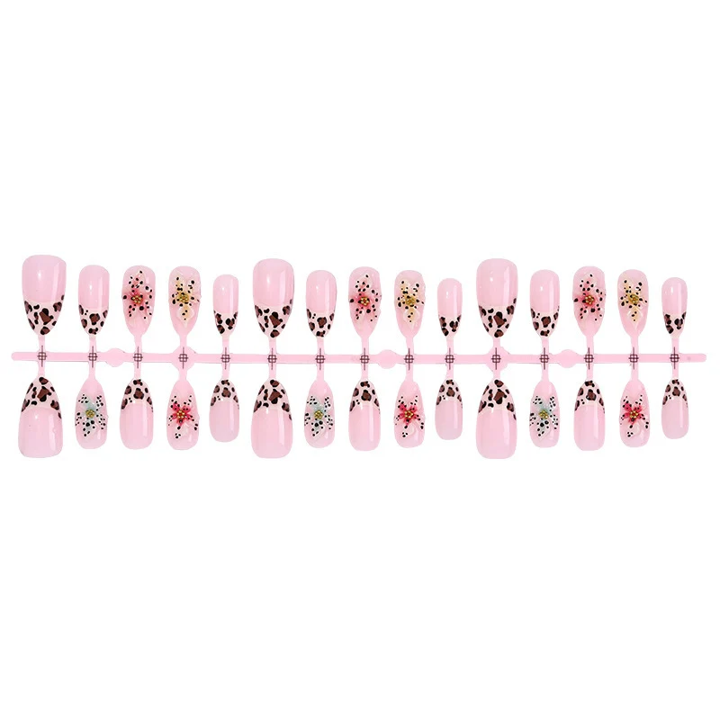 Stylisches Tierdruck Press-On Nagelset Brehn
