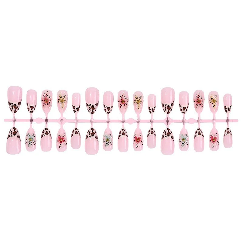 Stylisches Tierdruck Press-On Nagelset Brehn