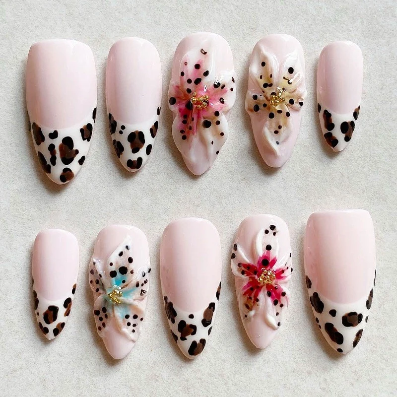 Stylisches Tierdruck Press-On Nagelset Brehn