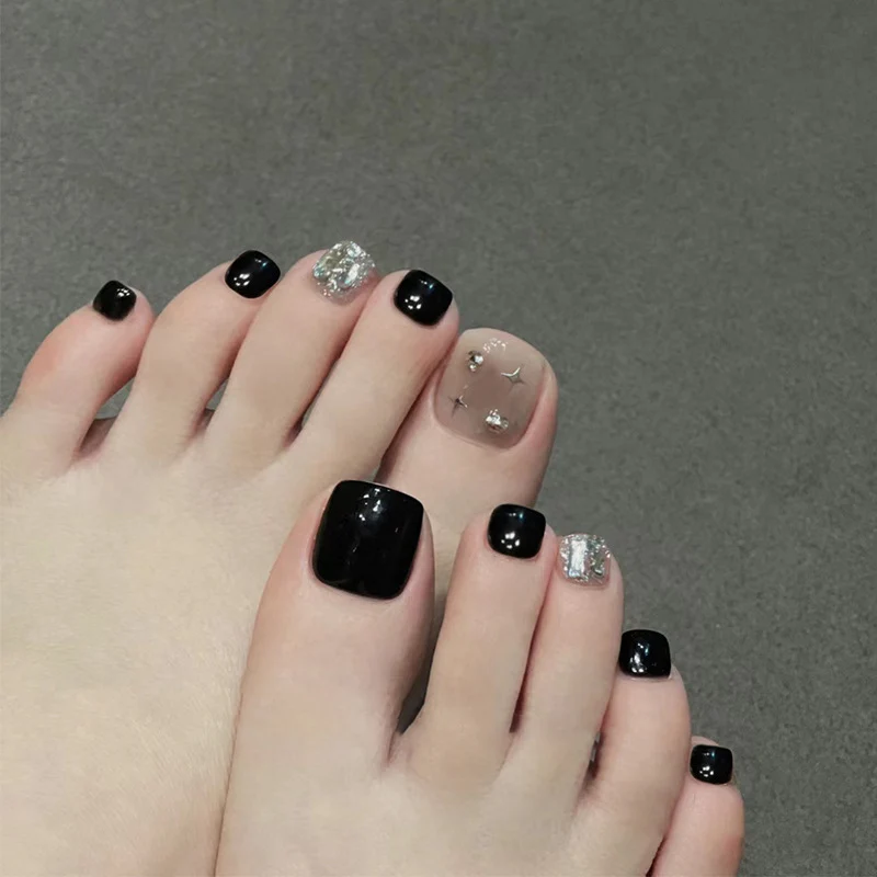Dekorative Press-On Zehenägel mit Glitzer und Strass-Akzenten