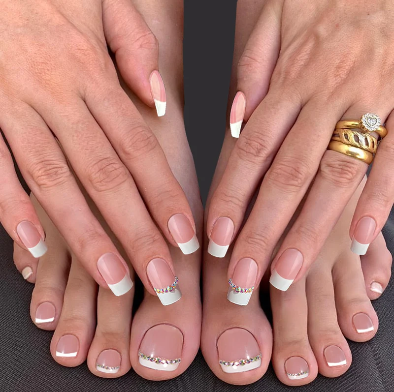 Elegantes französisches Spitzen-Press-On-Nagelkunst-Set