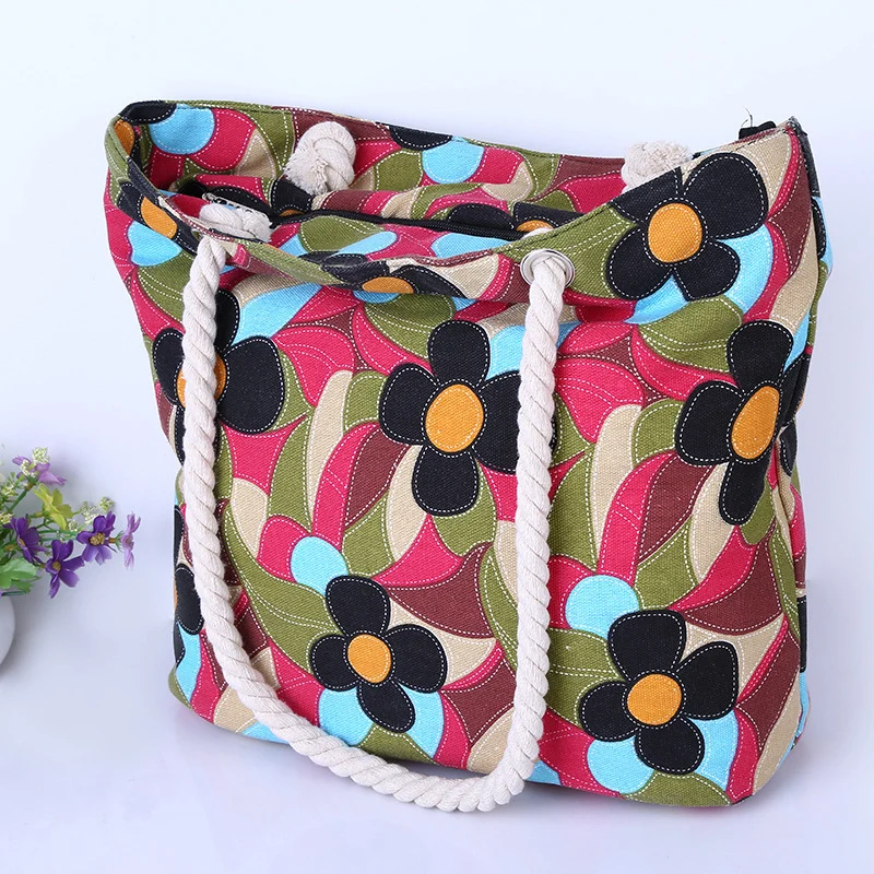 Große und bunte Strandtasche mit Blumenmuster Skanto