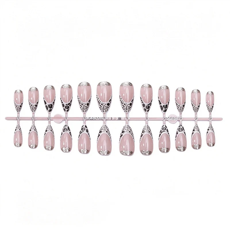 Glamouröse Stiletto Nagelkunst Brehn