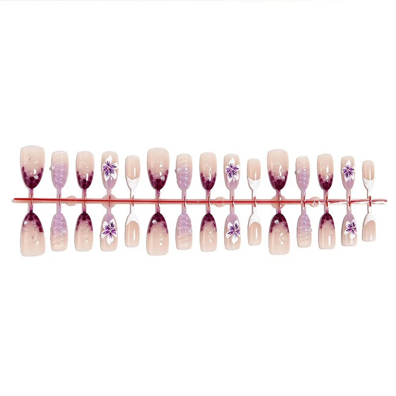 Floral Design Press-On Nail Set Brehn
