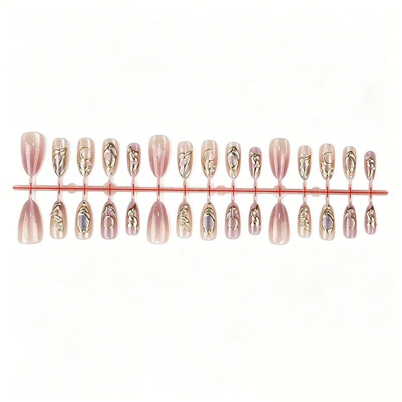 Elegantes Press-On-Nail-Set mit künstlerischen Details Brehn