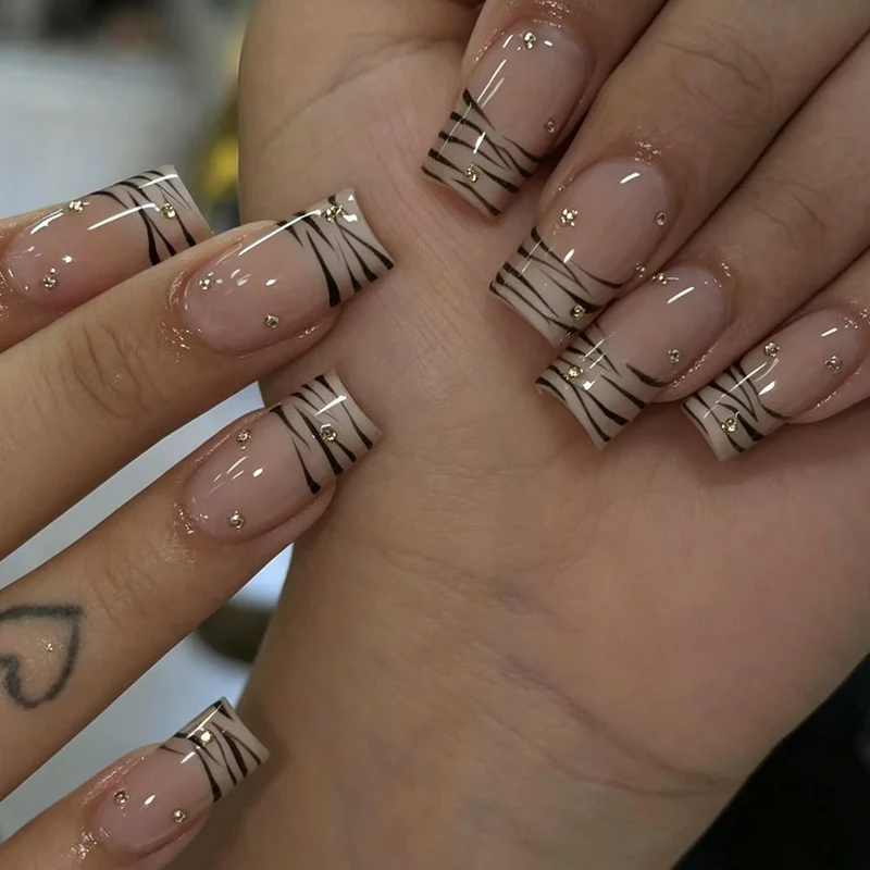 Elegantes Press-On-Nail-Design Brehn