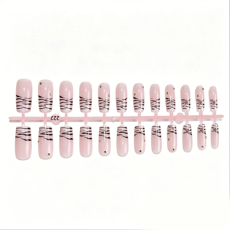 Elegantes Press-On-Nail-Design Brehn