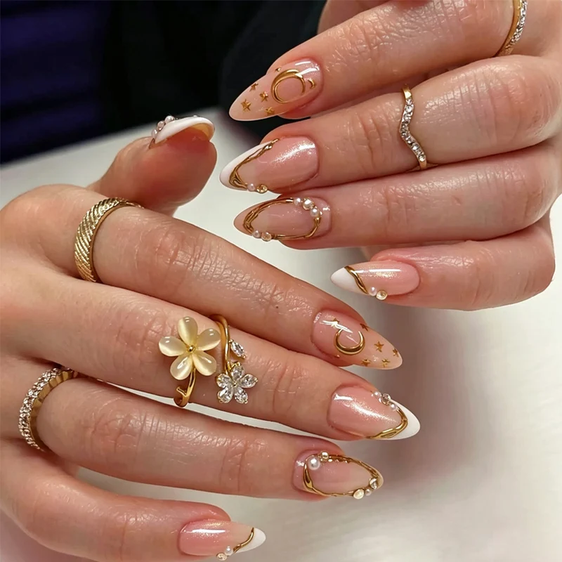 Elegante Gold-Akzent Druck-On Nagelkunst Brehn