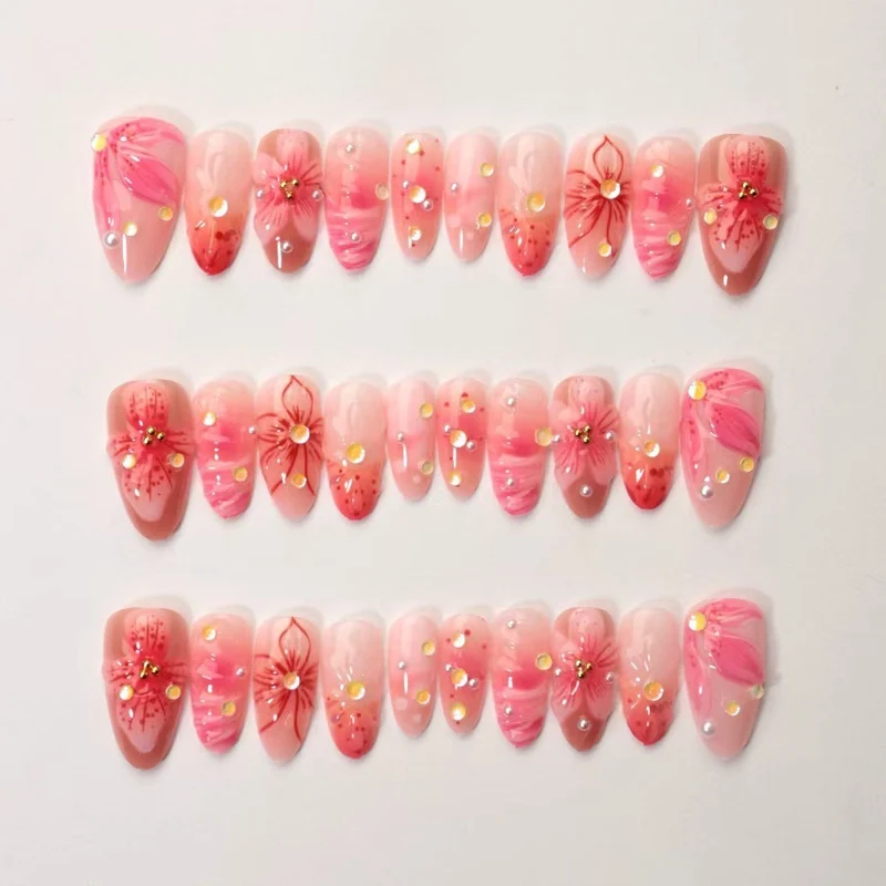 Elegantes Floral Press-On Nagelset Brehn