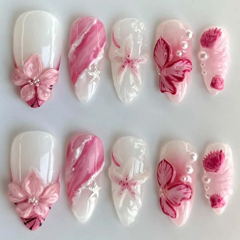 Elegantes mit Blumenakzenten verzierter Press-On-Nagel-Set Brehn