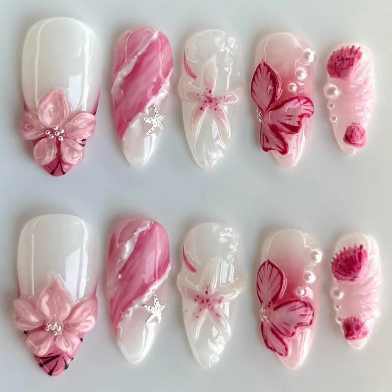 Elegantes mit Blumenakzenten verzierter Press-On-Nagel-Set Brehn