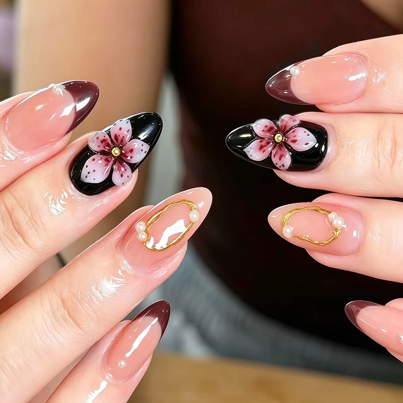 Elegante dekorative florale Press-On Nägel Brehn