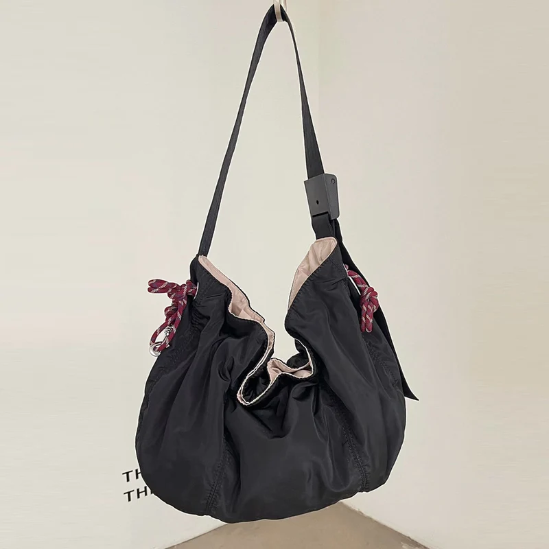 Funktionale Kordelzug-Schultertasche