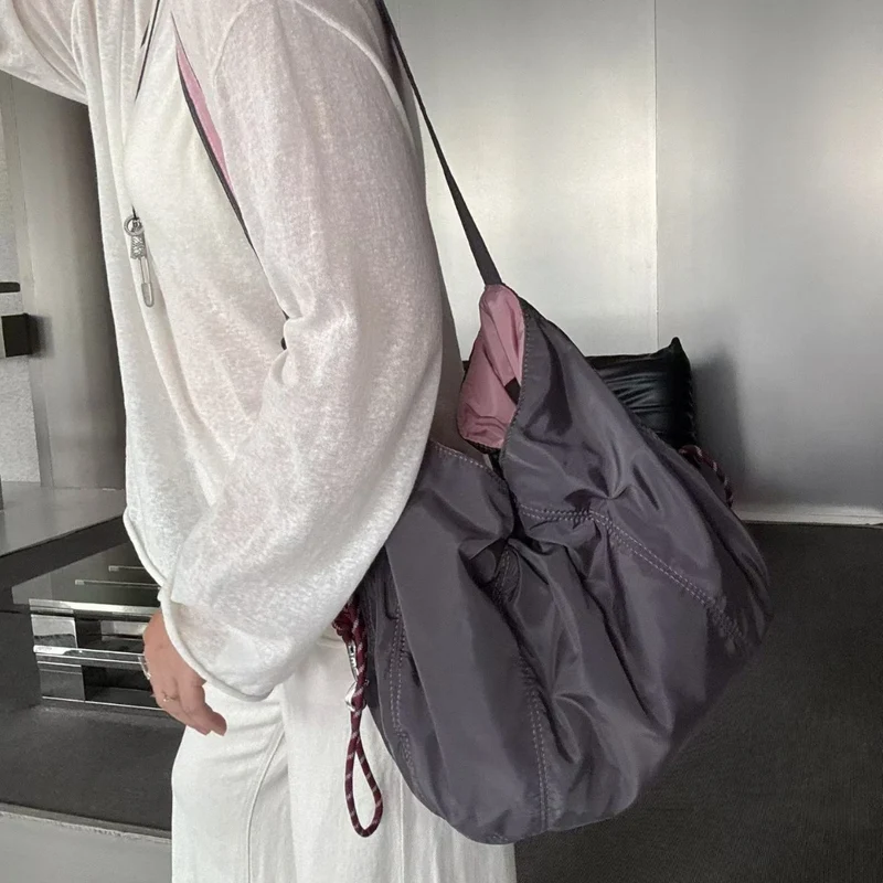 Funktionale Kordelzug-Schultertasche