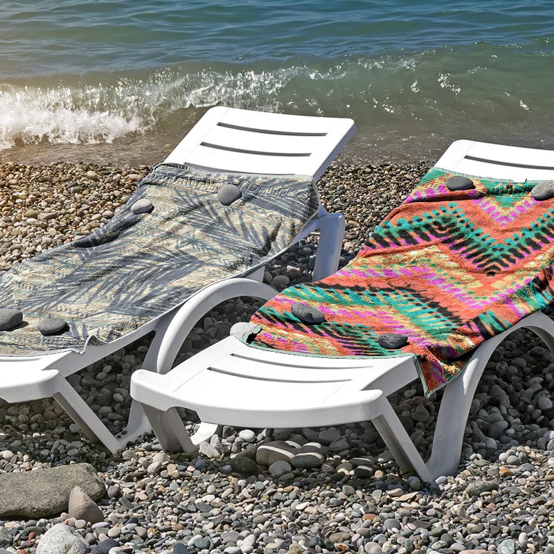 Strandtuch aus hautfreundlicher Mikrofaser mit kreativem Mustermix Skanto