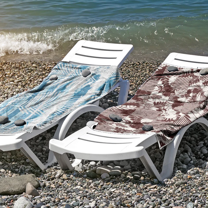 Strandtuch aus hautfreundlicher Mikrofaser mit kreativem Mustermix Skanto