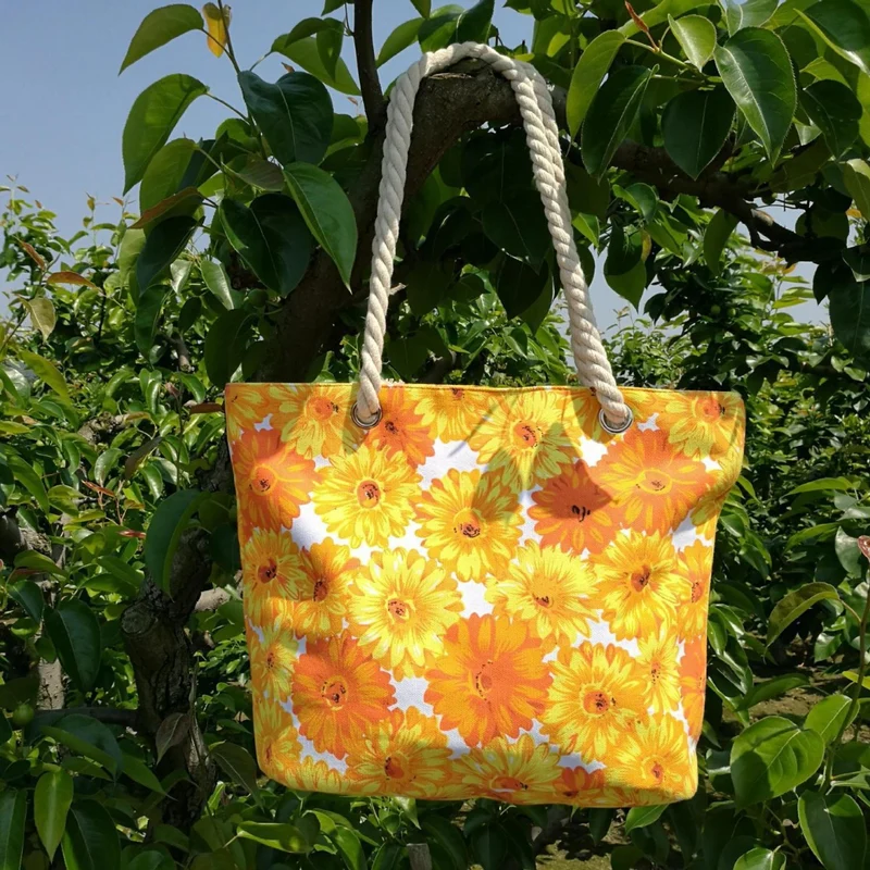 Große Strandtasche mit Blumenmuster Skanto