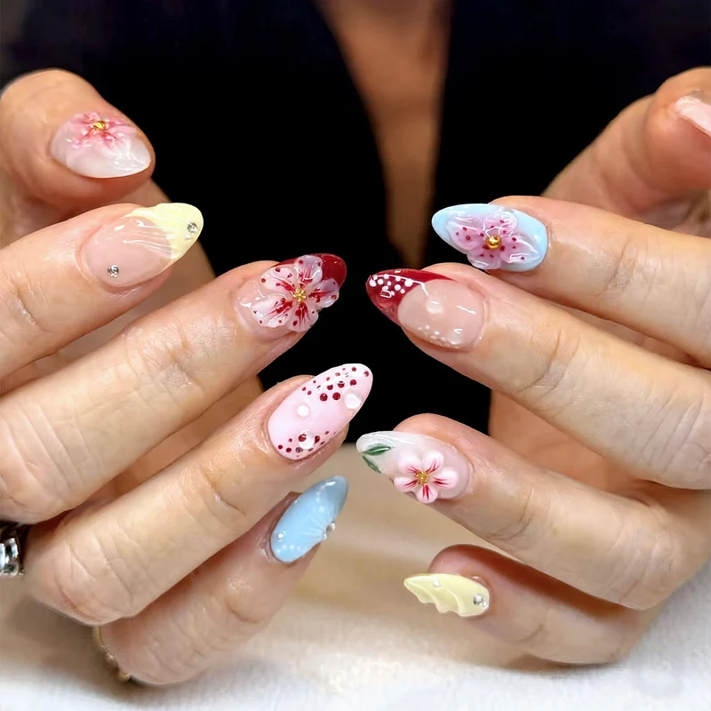 Künstlerisches Floral Press-On Nagelset