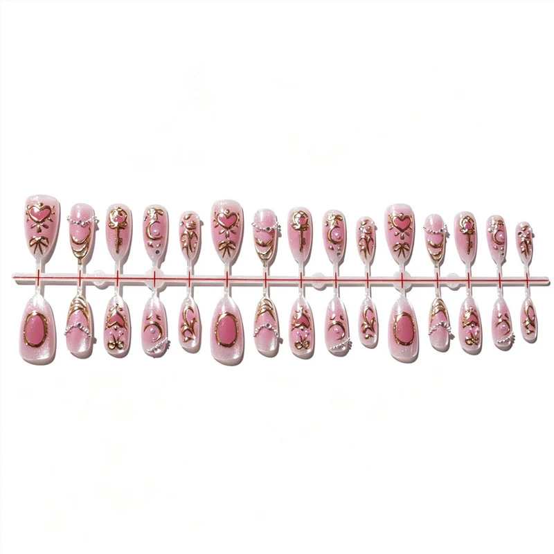 Dekoratives Press-On-Nagelset mit floralen Akzenten Brehn