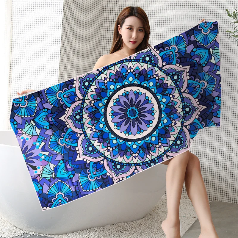 Strandtuch mit künstlerischem Mandala-Design Skanto