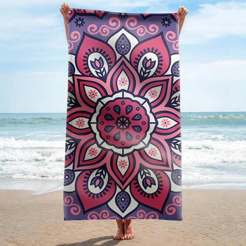 Strandtuch mit künstlerischem Mandala-Design Skanto