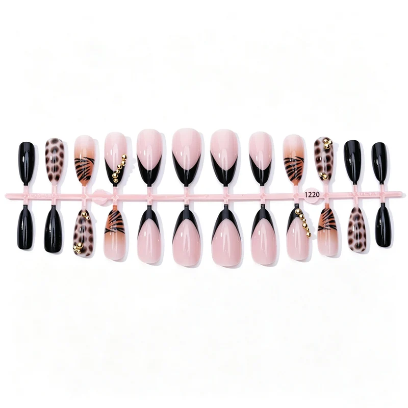 Kreatives Stiletto-Nageldesign Brehn