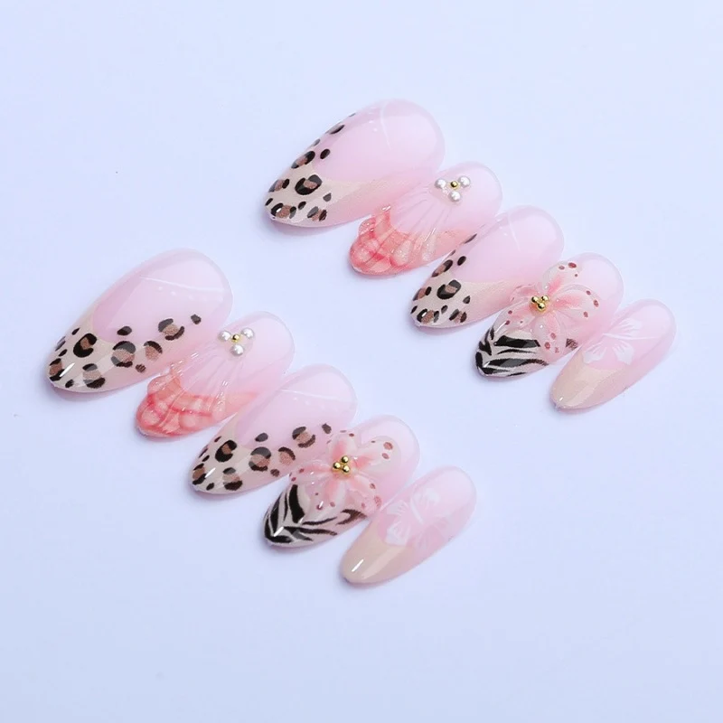 Chic Floral Design Press-On Nail Set Brehn