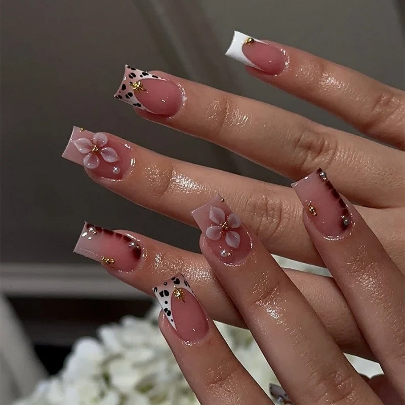 Künstlerisches dekoratives Press-on-Nagelset Brehn