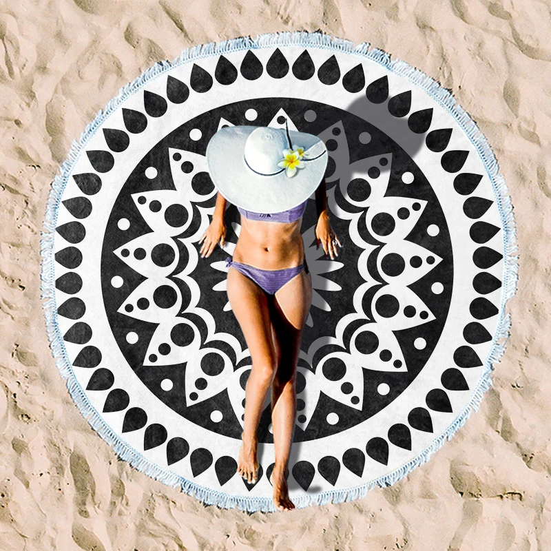Rundes Strandtuch mit farbenfrohem Tropenmotiv Skanto