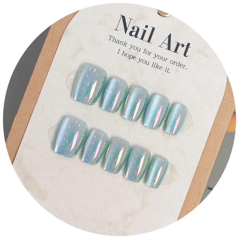 Stylisches Press-On-Nagelset mit schillerndem Finish Brehn