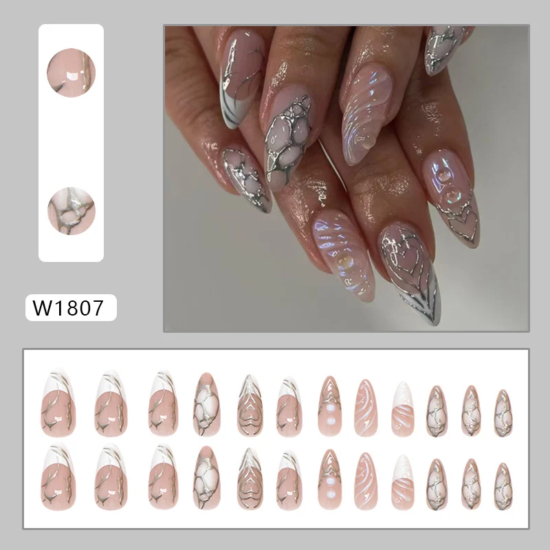 Stilvolle Lange Stiletto Press-On Nägel mit Irisierenden Design Brehn