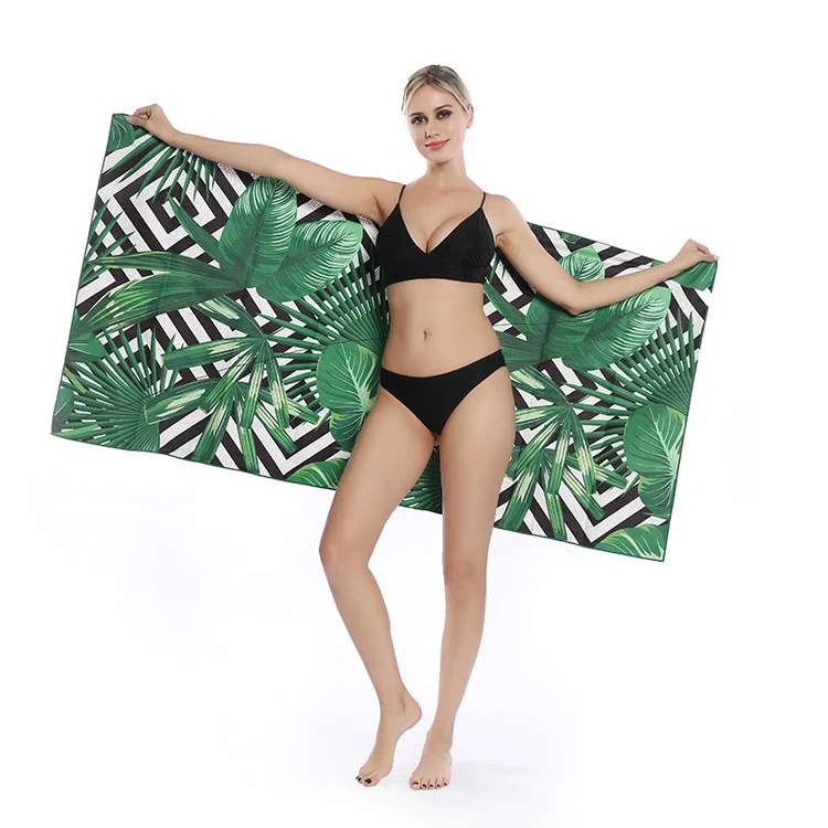 Multifunktionales Strandtuch im kreativen Mandala-Design Skanto