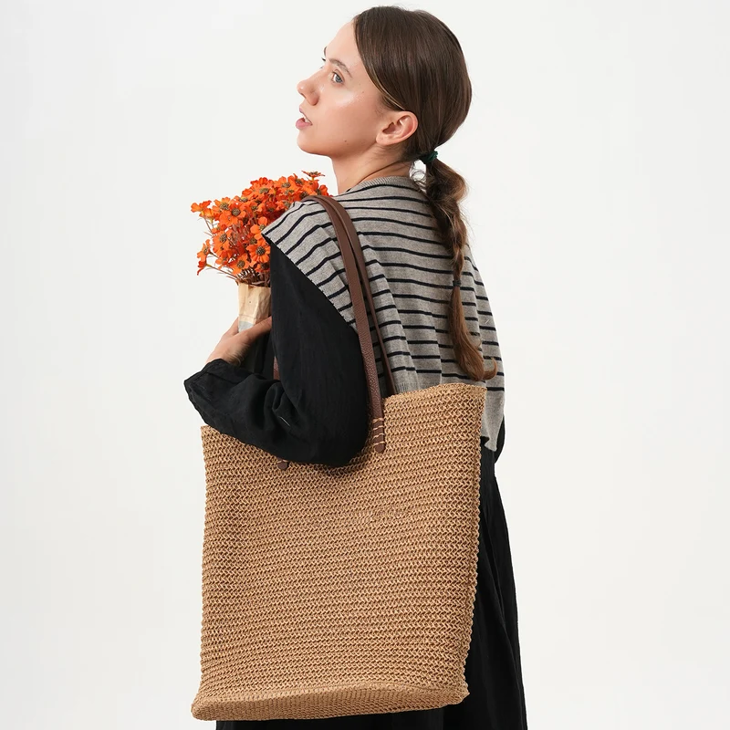 Geräumige Handtasche aus hochwertigem geflochtenem Naturmaterial Skanto