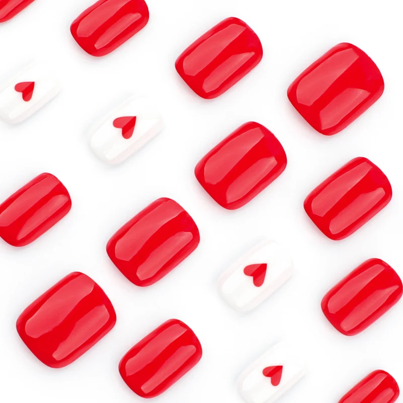 Stylisches Herzdesign Press-On Nagelset Brehn