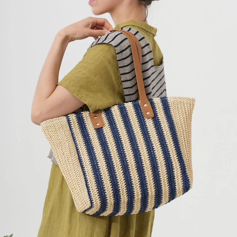 Handgefertigte Strandtasche mit strukturiertem Streifenmuster Skanto