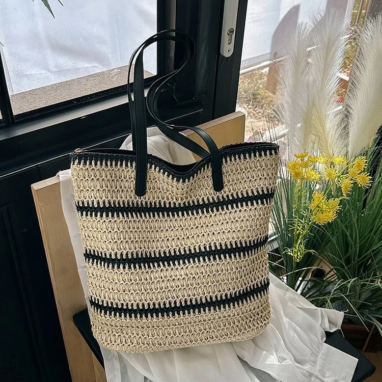 Handgemachte Strandtasche mit auffälligen Ledergriffen Skanto