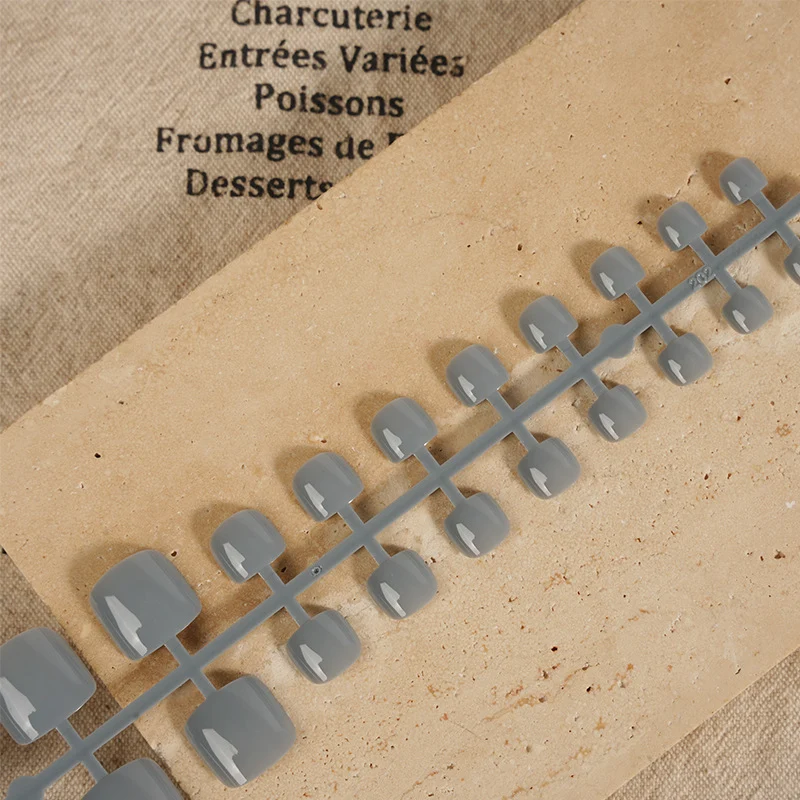 Premium Glänzendes Press-On Zehennagel Set Brehn