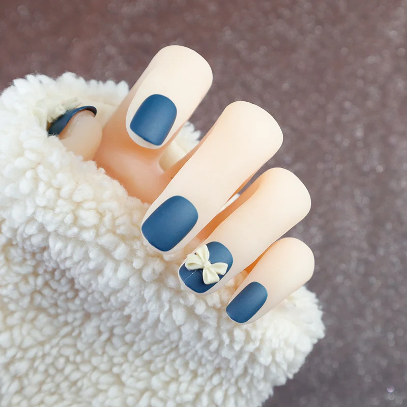 Stylisches dekoratives Press-On Nagelset Brehn